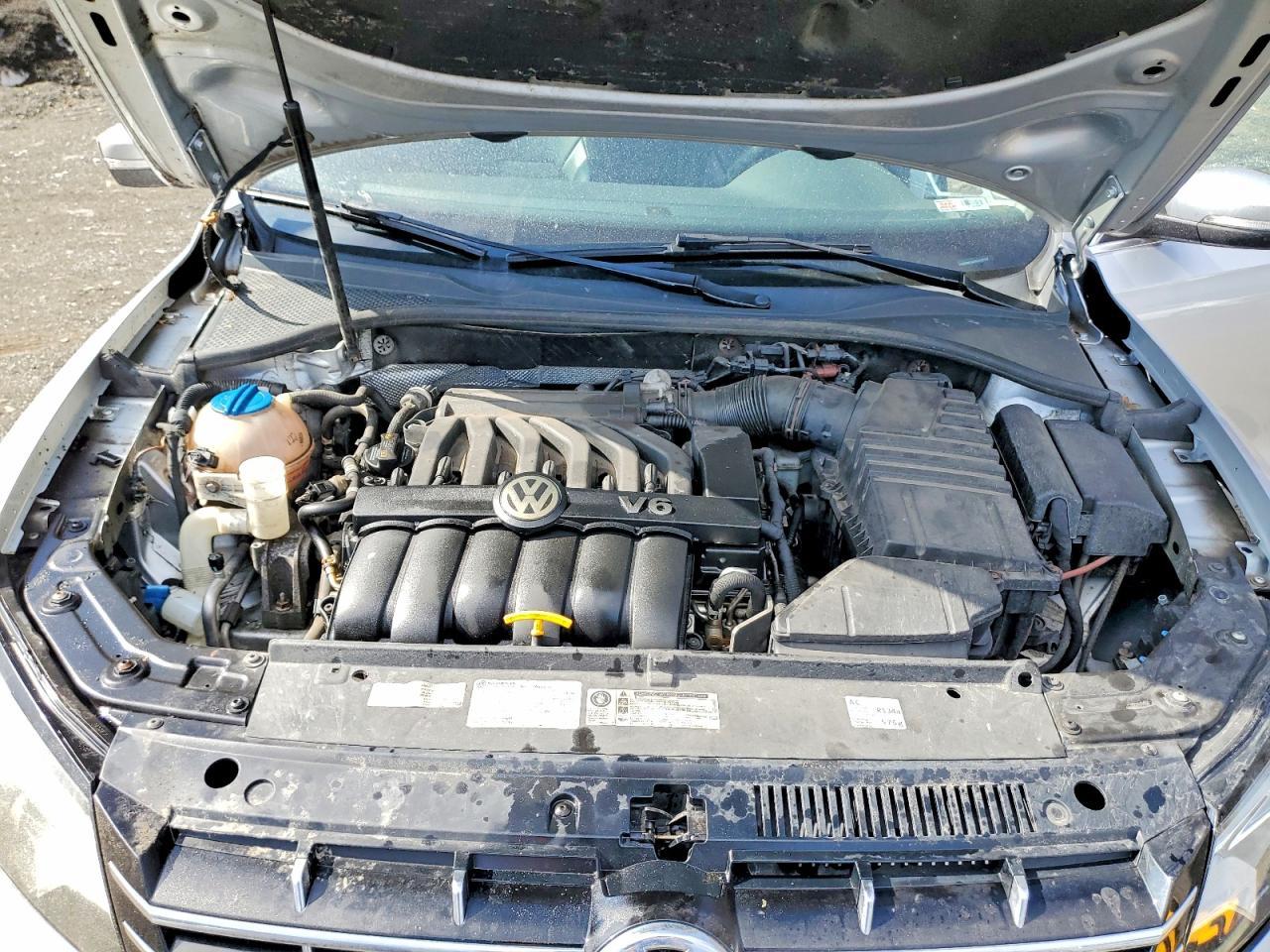 2014 VOLKSWAGEN Passat