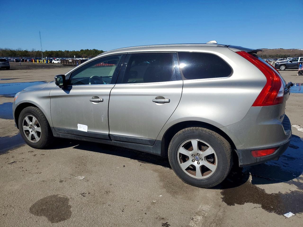2011 VOLVO XC60