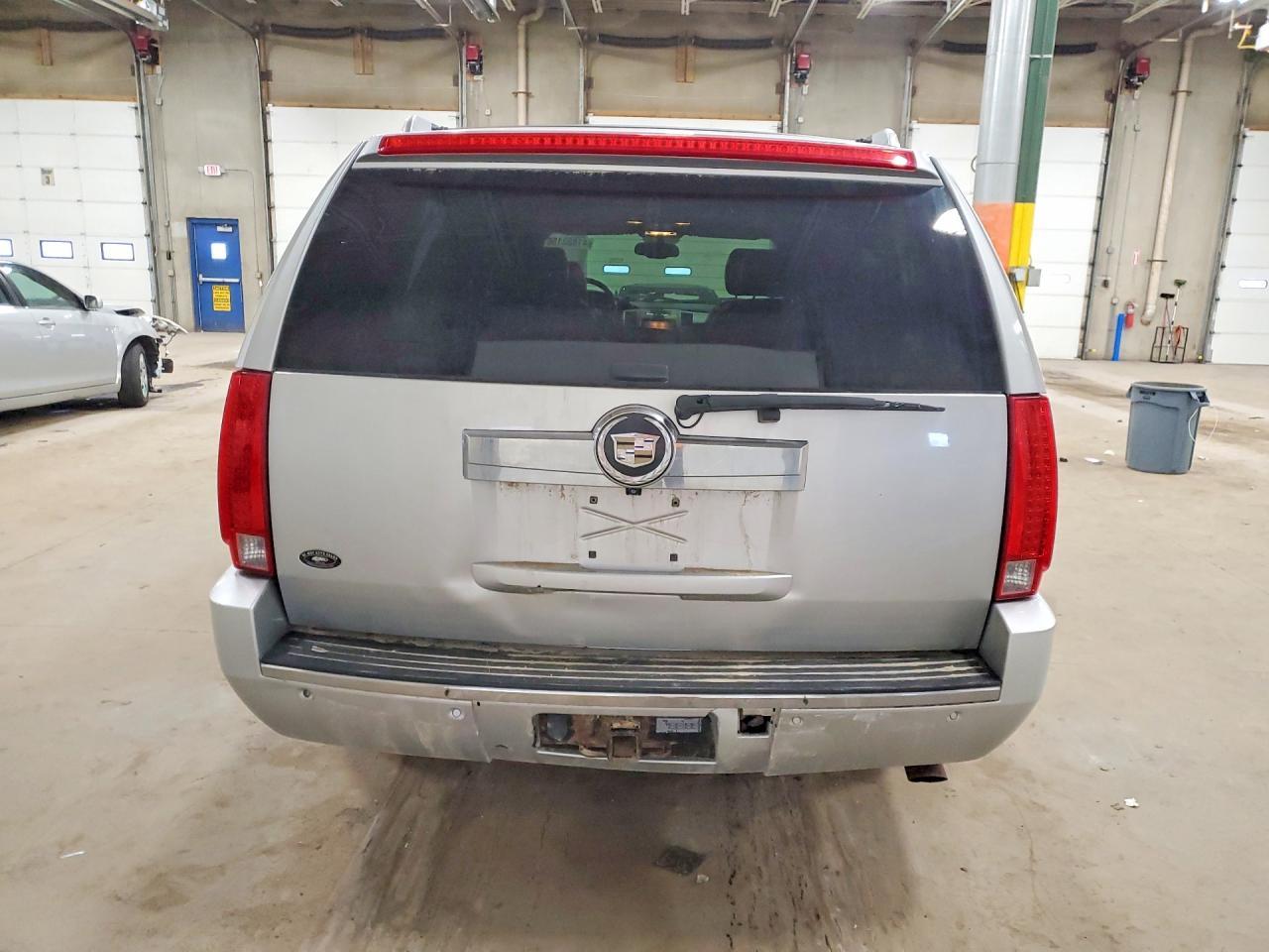 2010 CADILLAC Escalade ESV