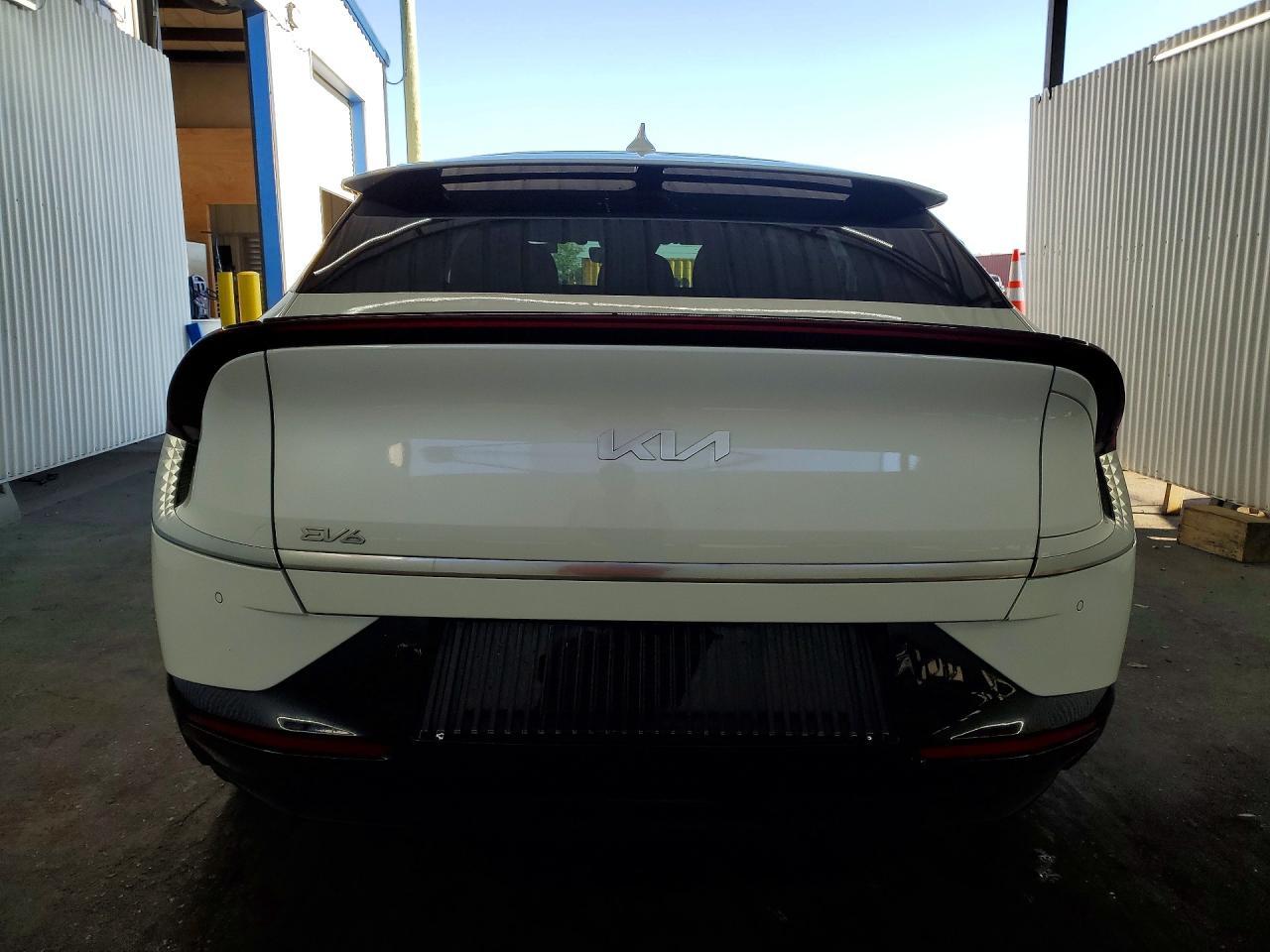 2023 KIA EV6