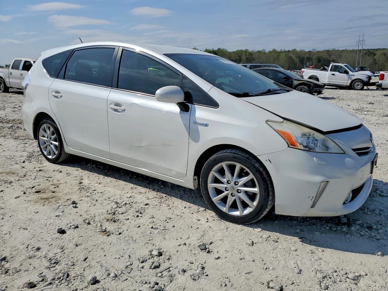 2013 TOYOTA PRIUS V
