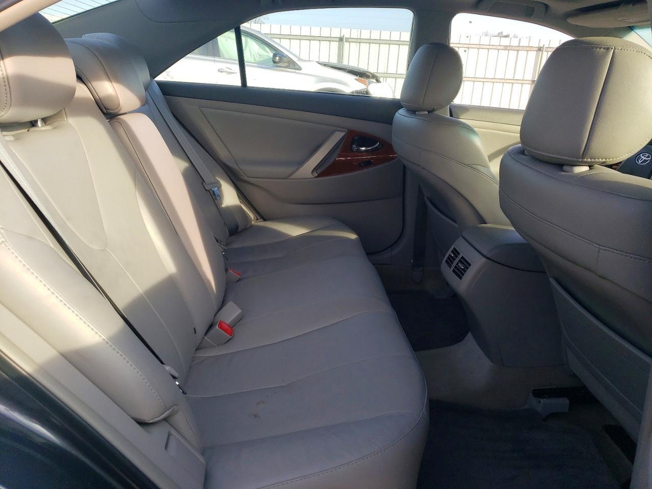 2011 TOYOTA CAMRY