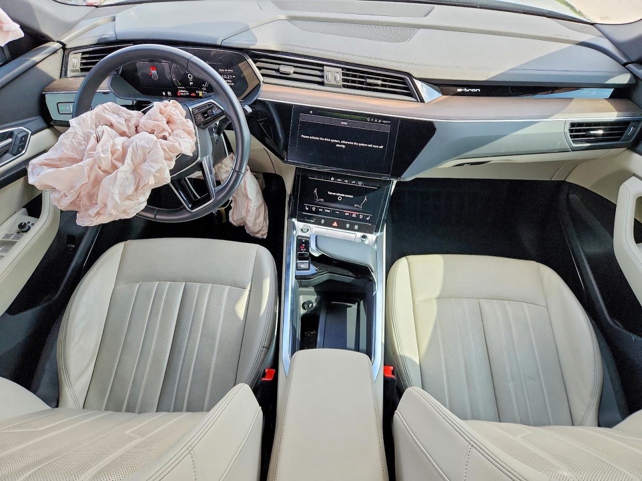 2024 AUDI Q8