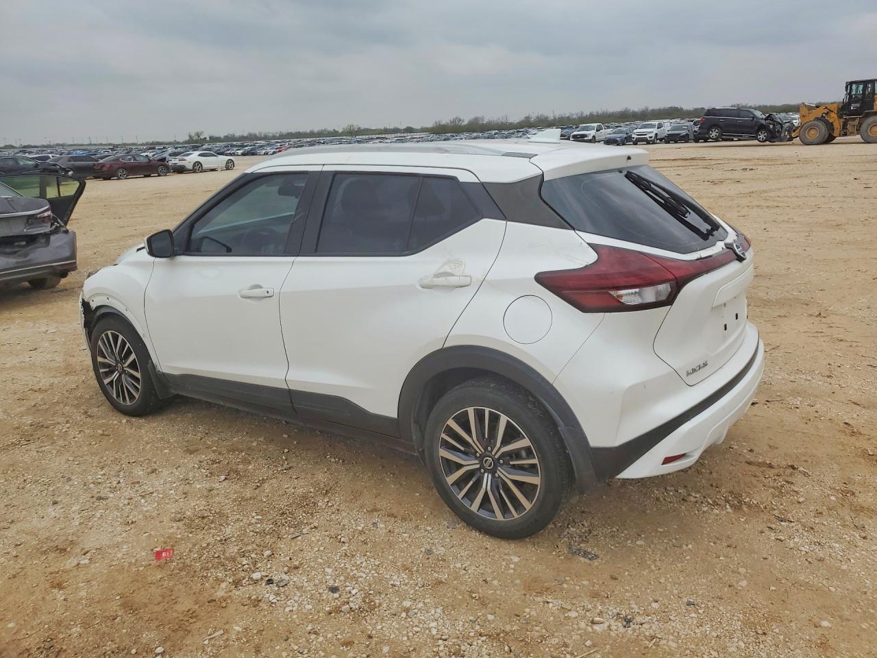 2021 NISSAN KICKS