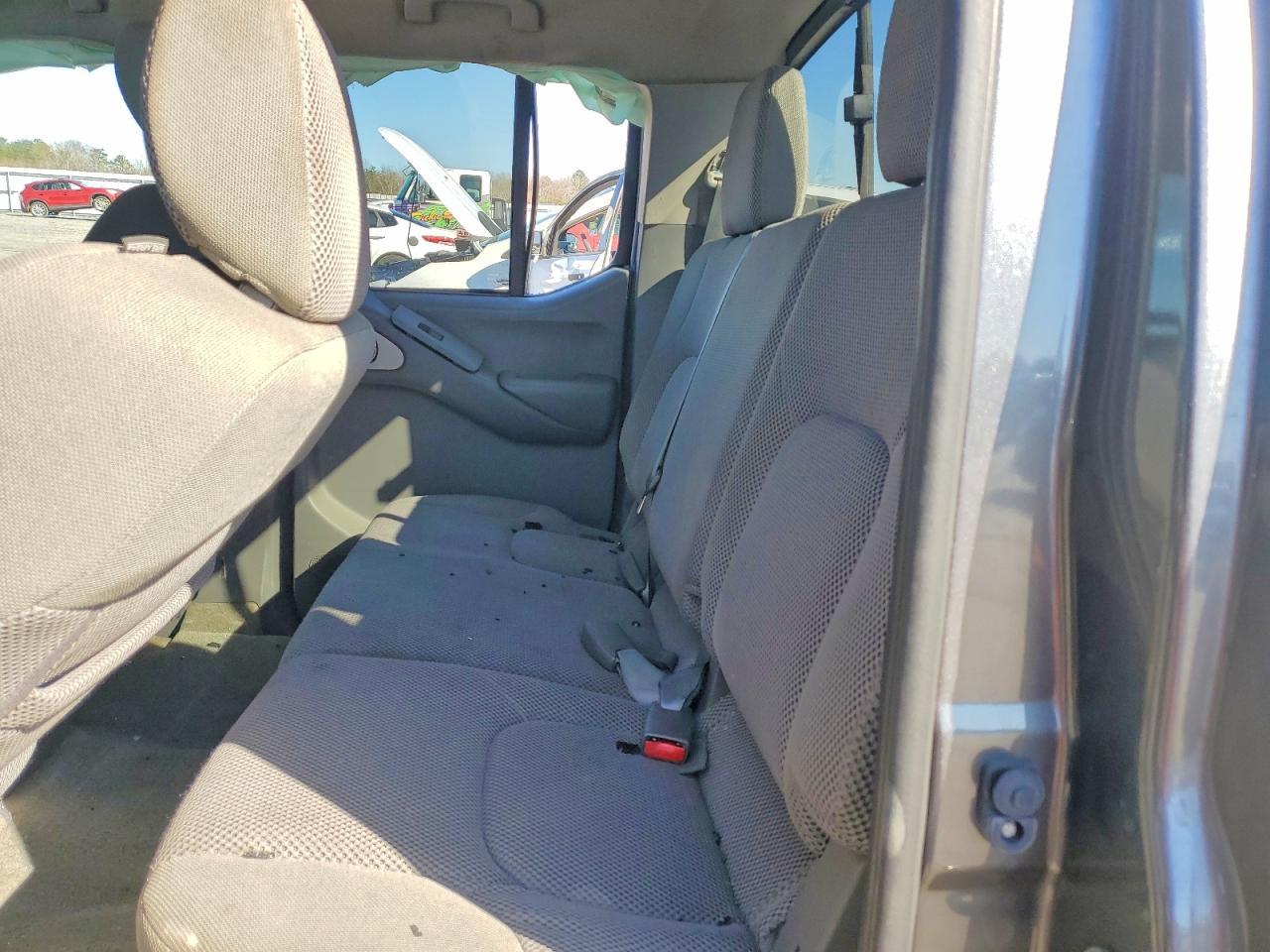 2016 NISSAN Frontier