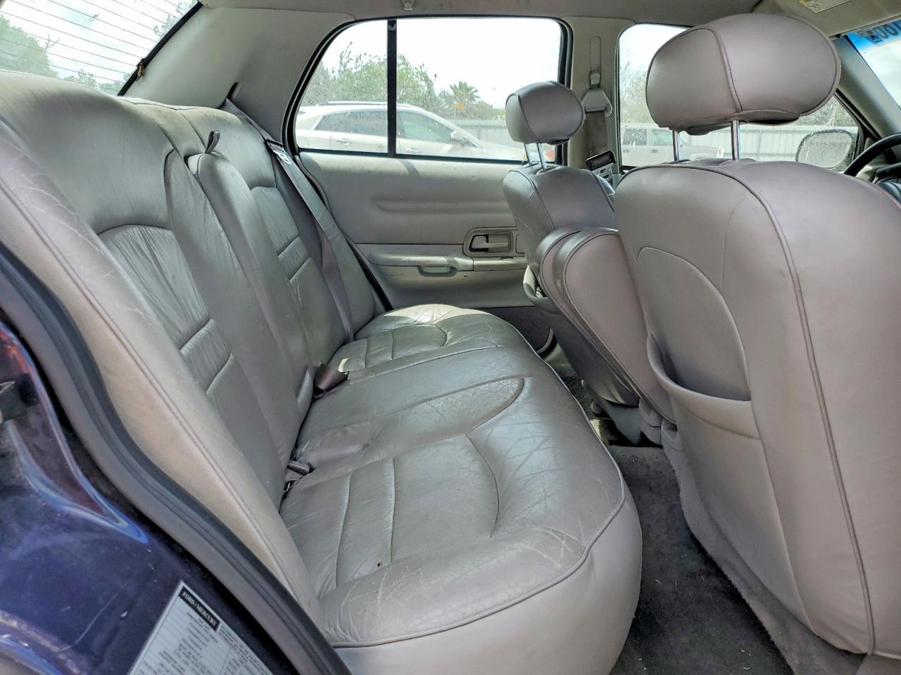2000 FORD Crown Victoria