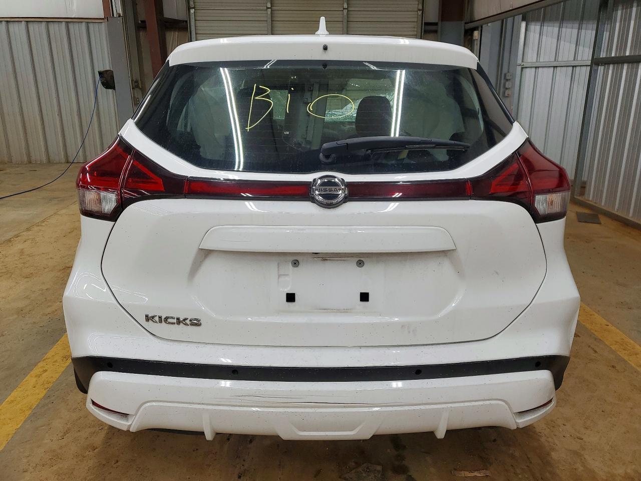 2021 NISSAN KICKS