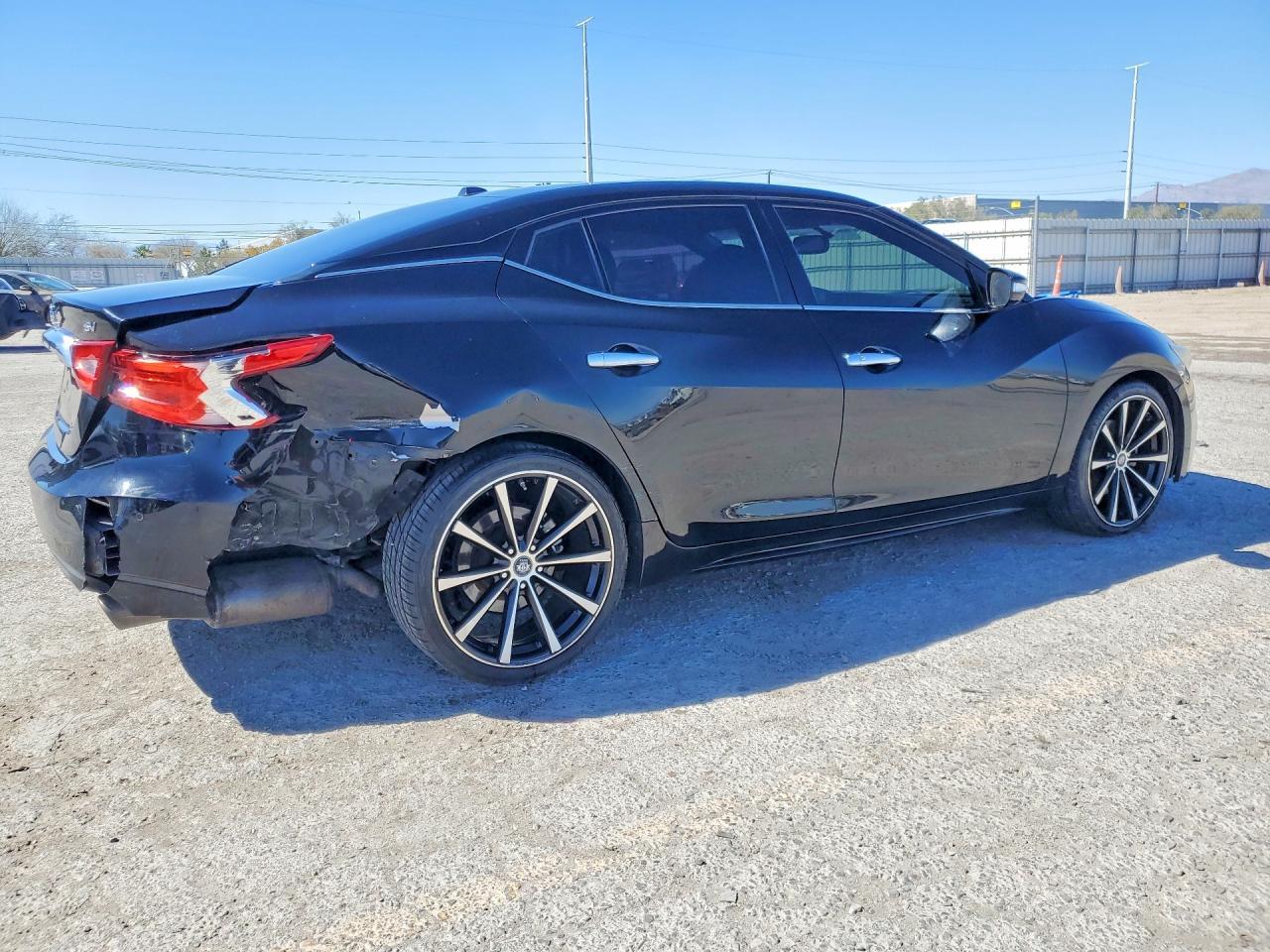 2017 NISSAN Maxima