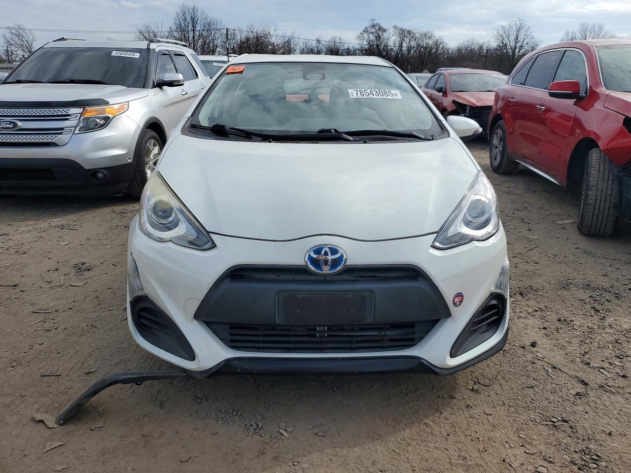 2017 TOYOTA Prius c