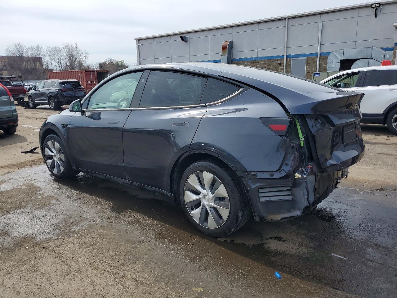2024 TESLA MODEL Y