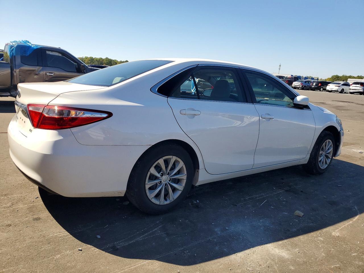 2016 TOYOTA CAMRY