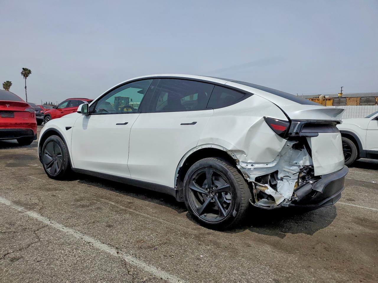 2026 TESLA MODEL Y