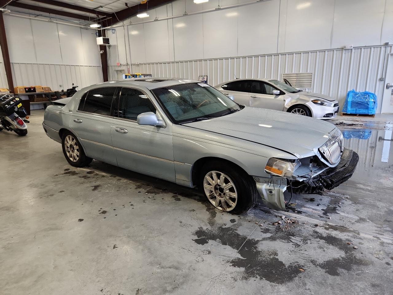 2007 LINCOLN Town Car
