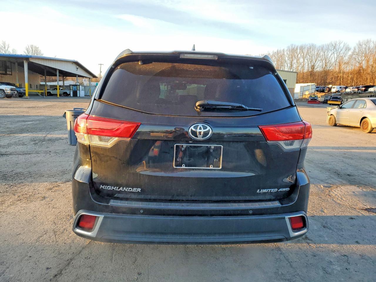 2017 TOYOTA HIGHLANDER