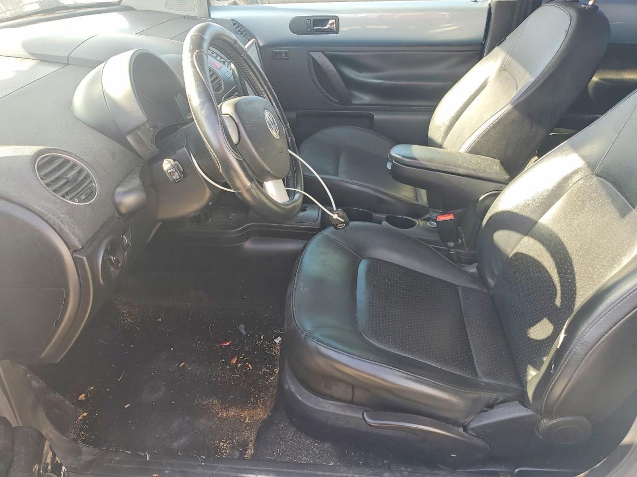 2010 VOLKSWAGEN Beetle