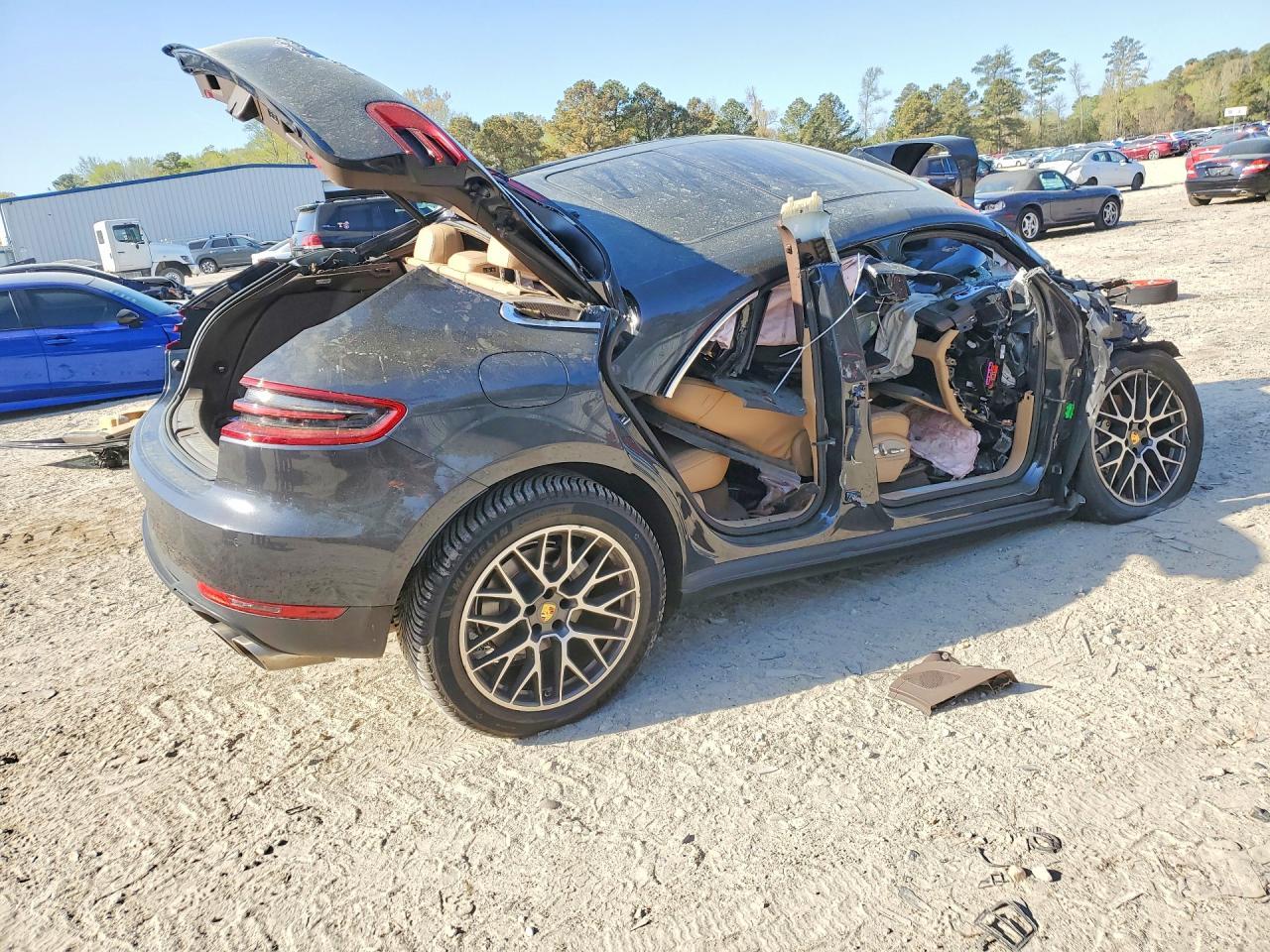 2017 PORSCHE Macan
