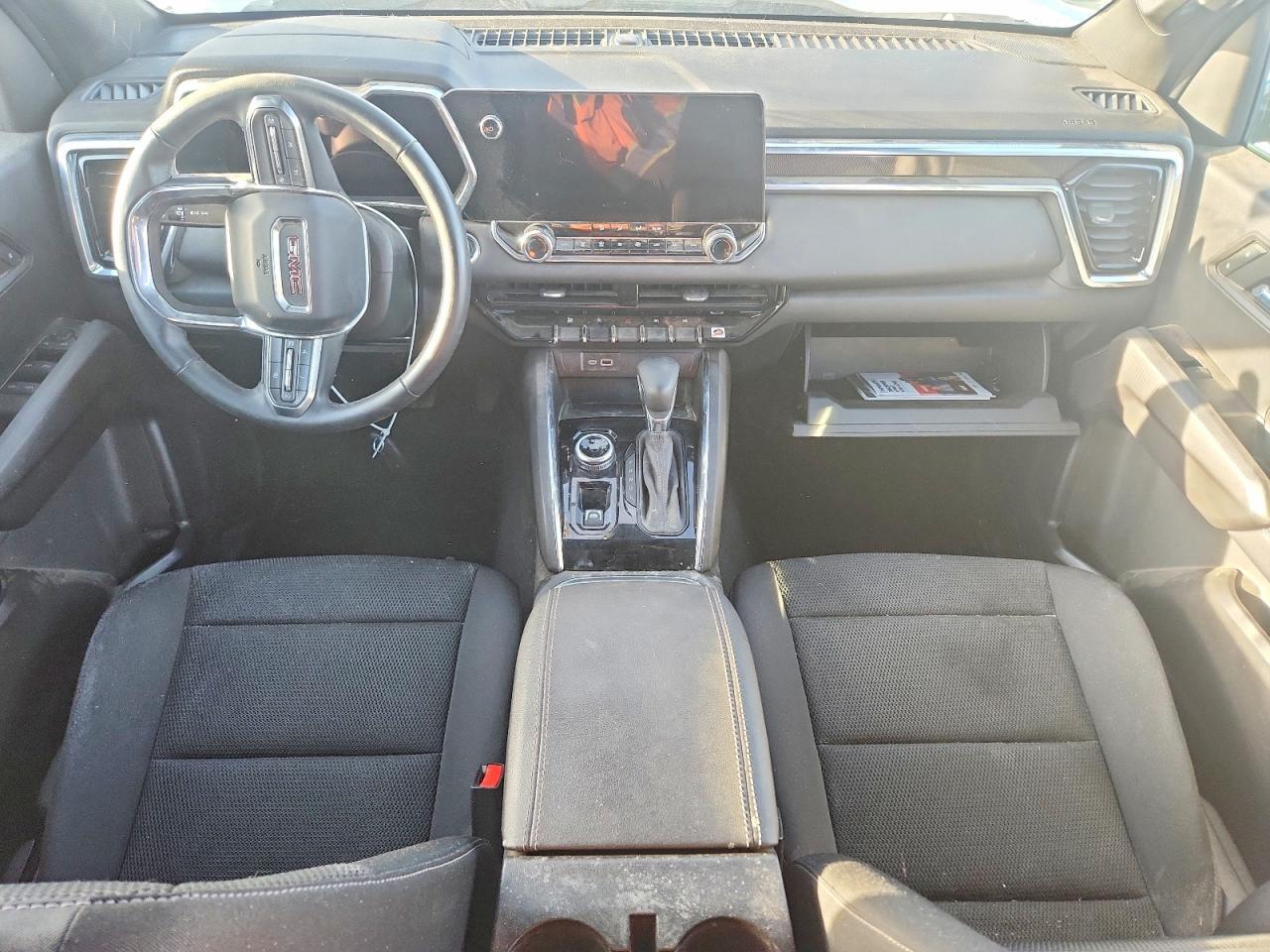 2024 GMC CANYON