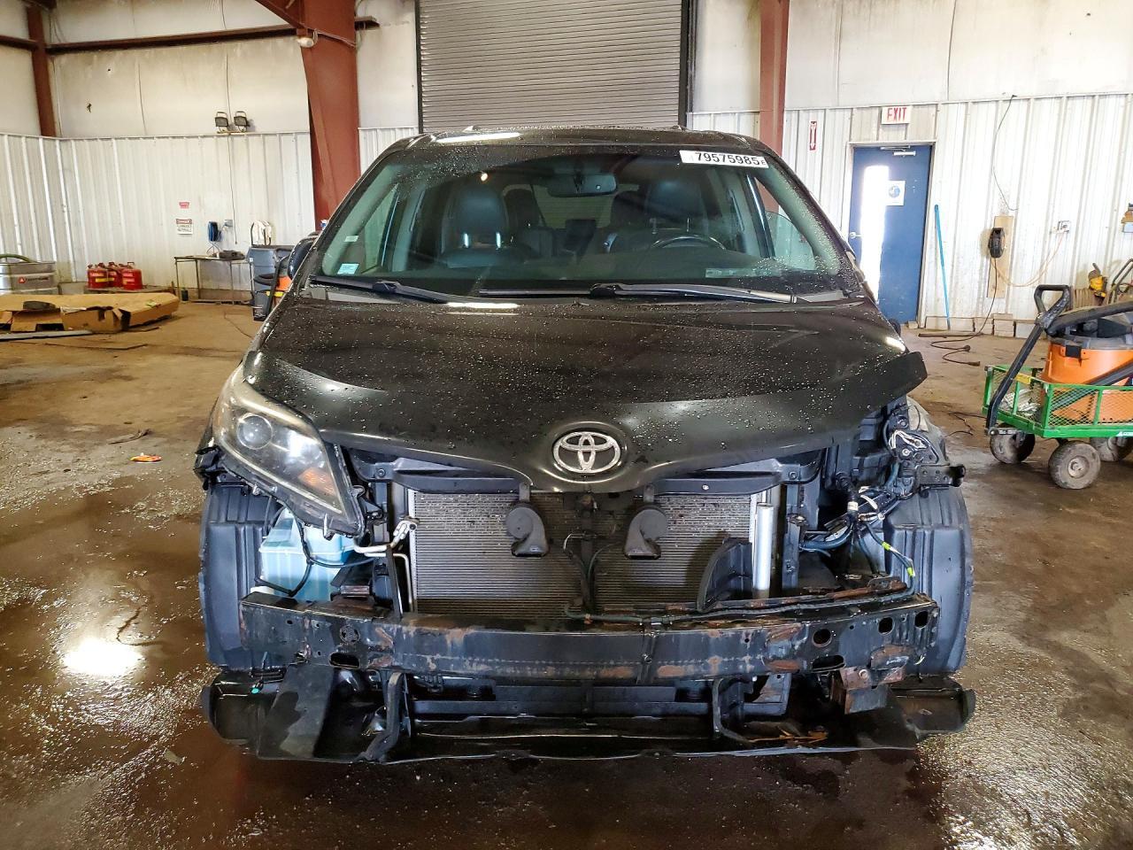2017 TOYOTA SIENNA