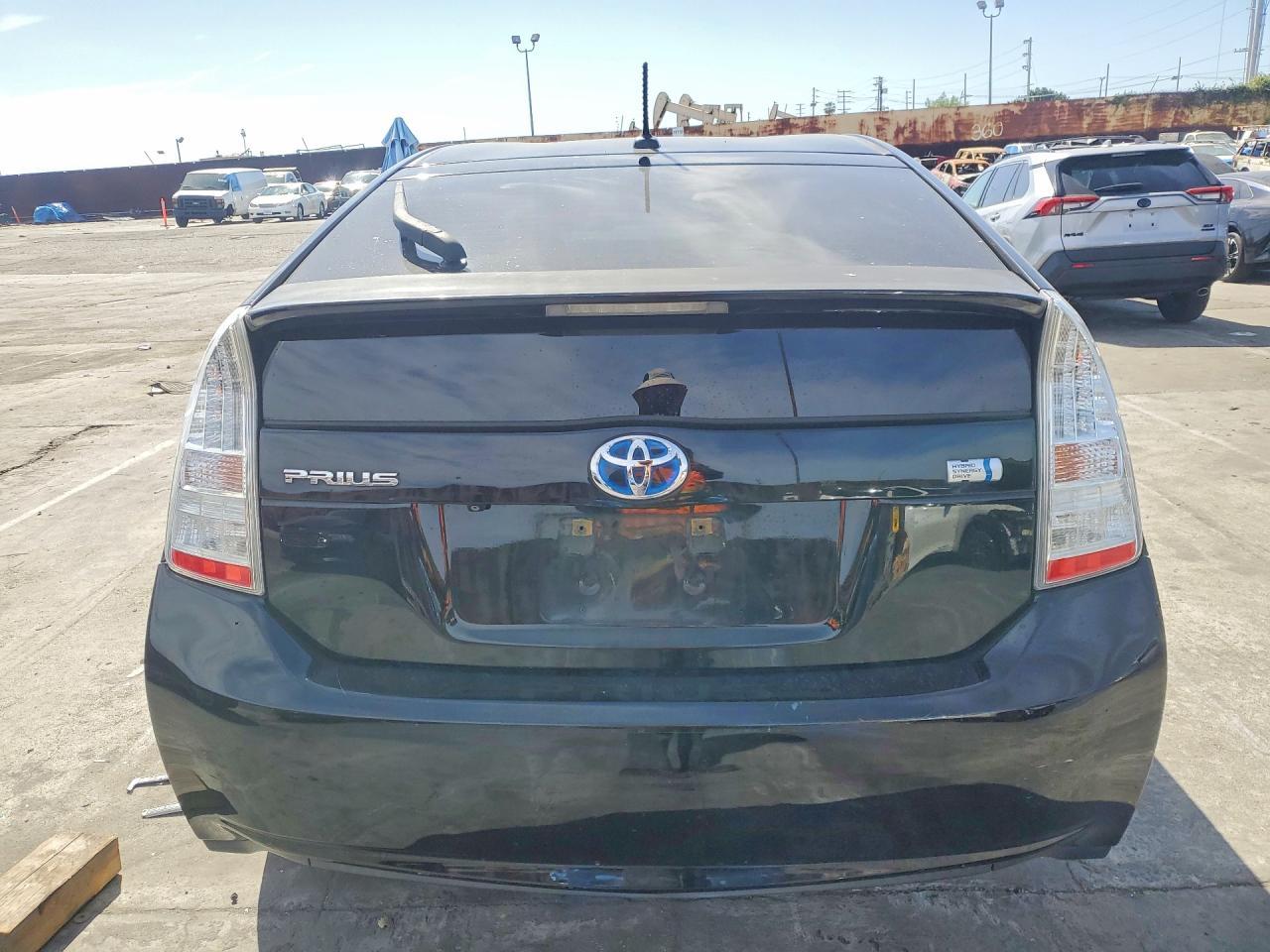 2011 TOYOTA PRIUS