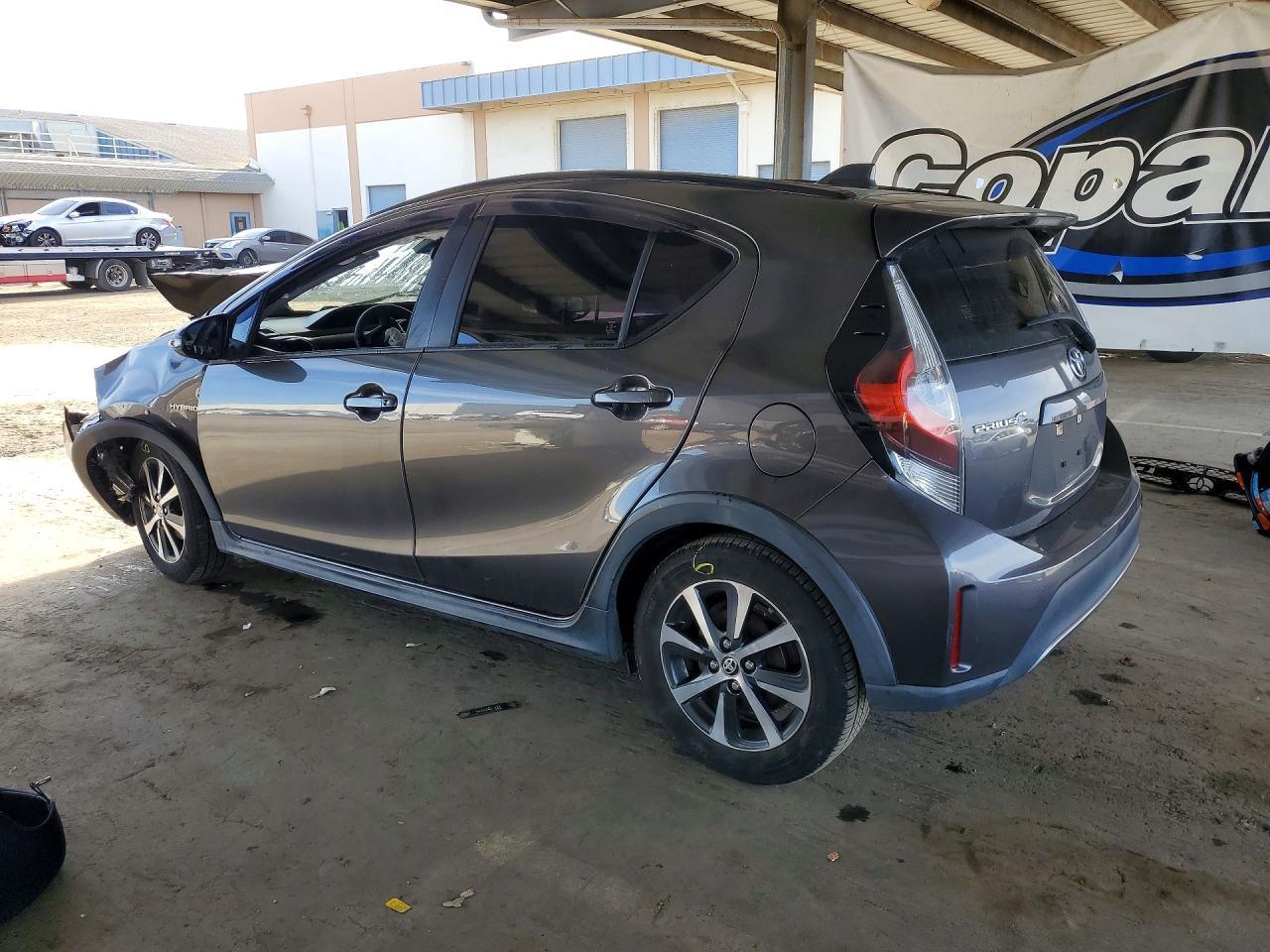 2018 TOYOTA Prius c