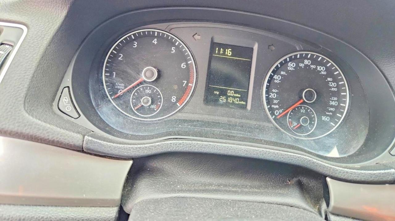 2014 VOLKSWAGEN Passat