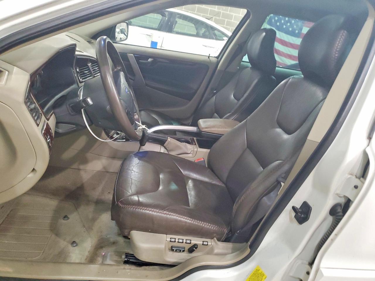 2004 VOLVO XC70