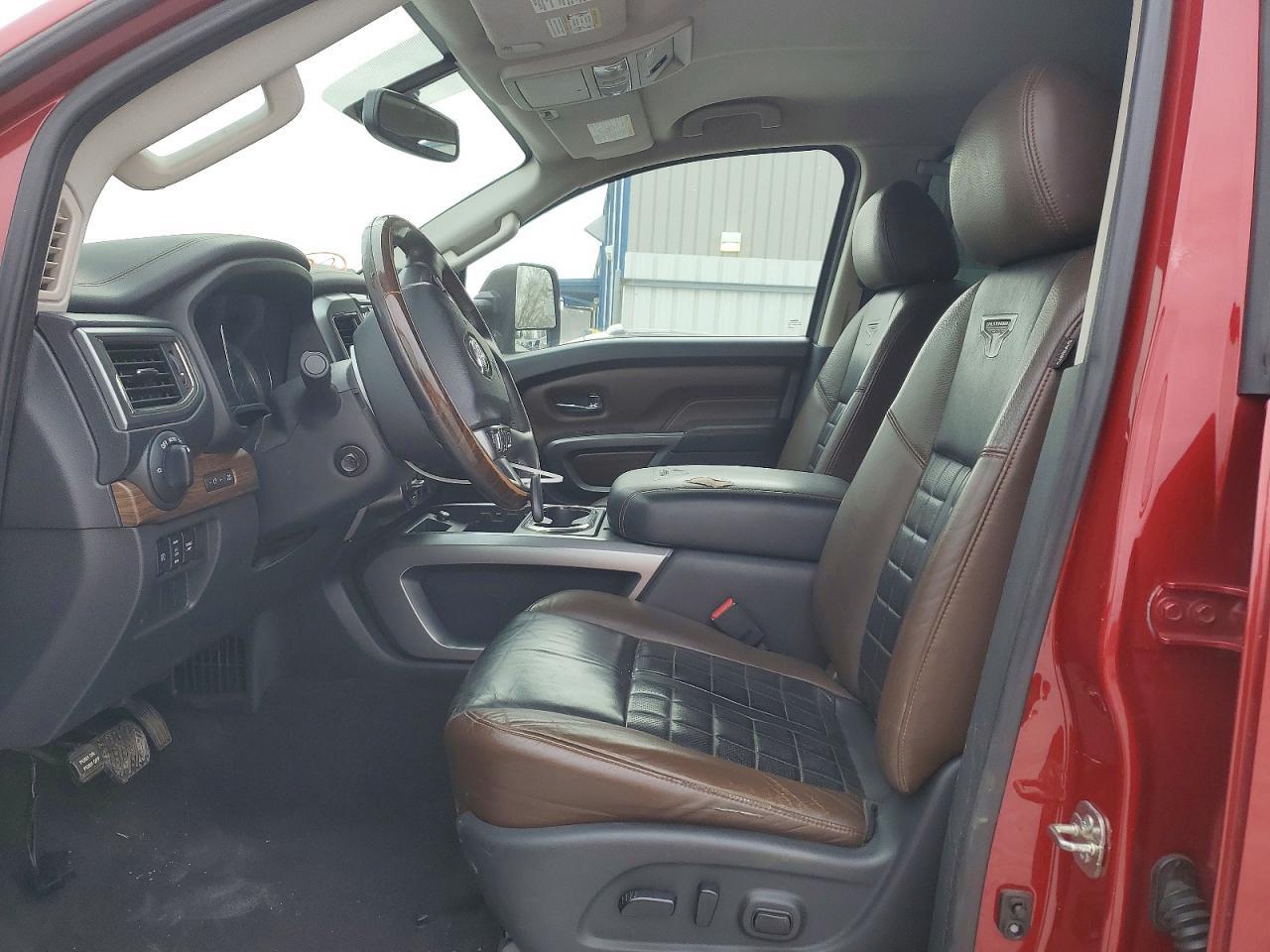 2017 NISSAN Titan