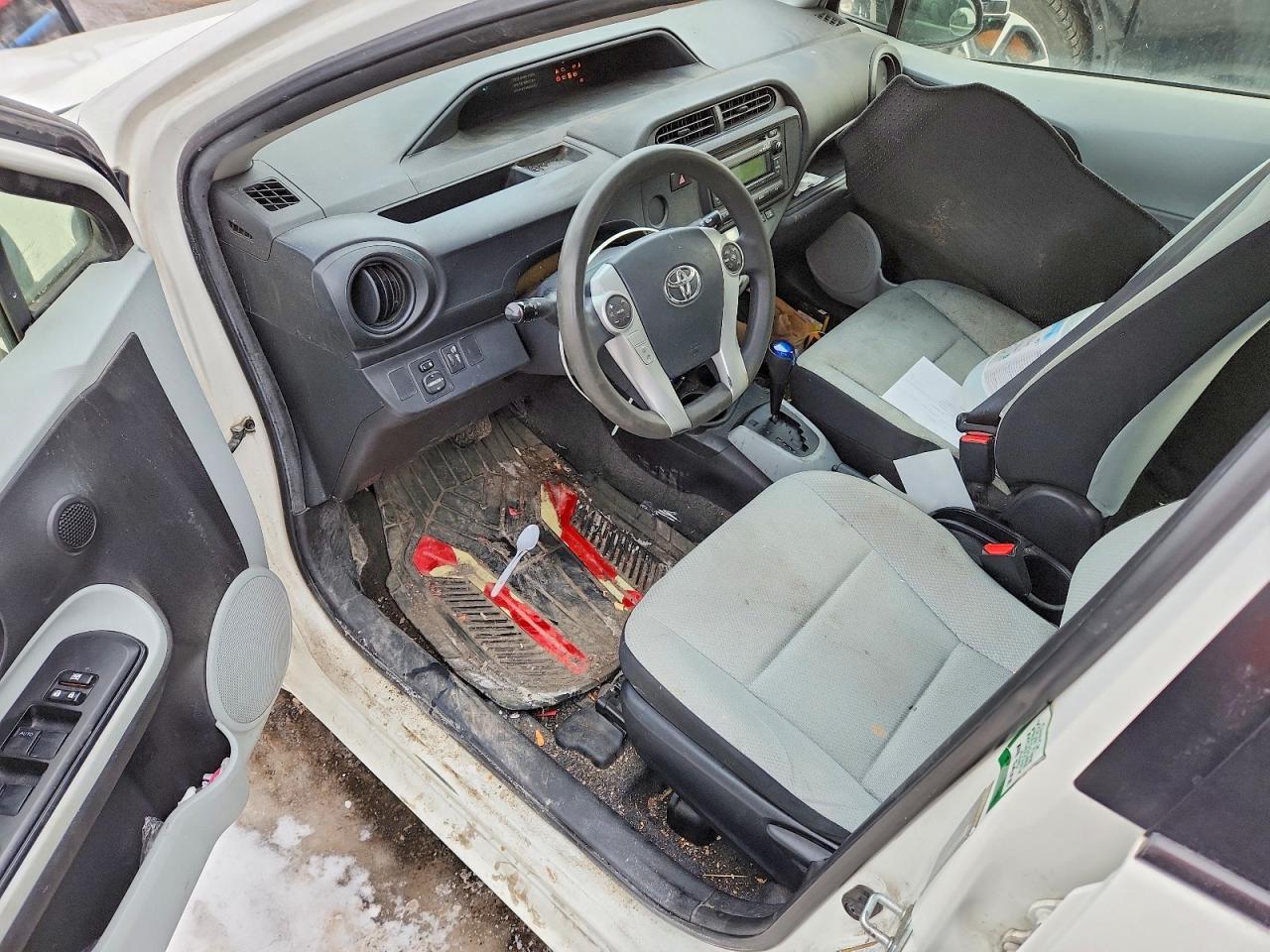 2013 TOYOTA Prius c