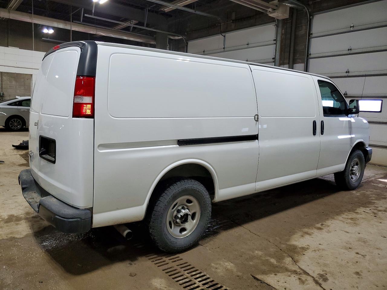2023 CHEVROLET Express 3500