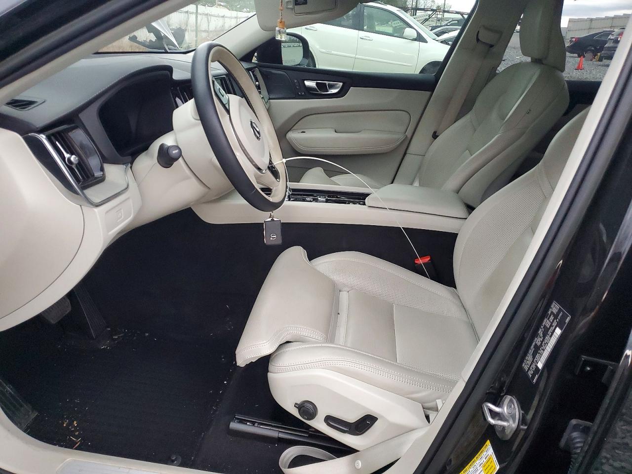 2023 VOLVO XC60