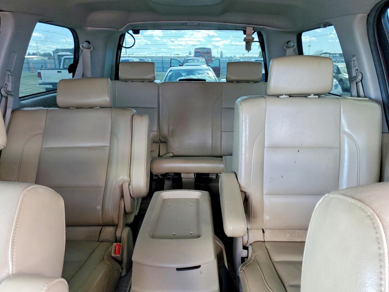 2011 NISSAN Armada