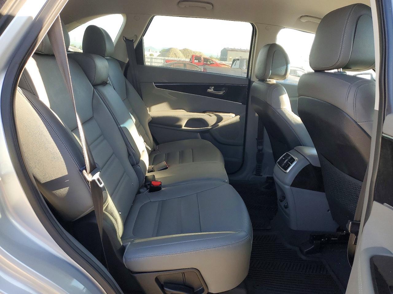 2016 KIA SORENTO