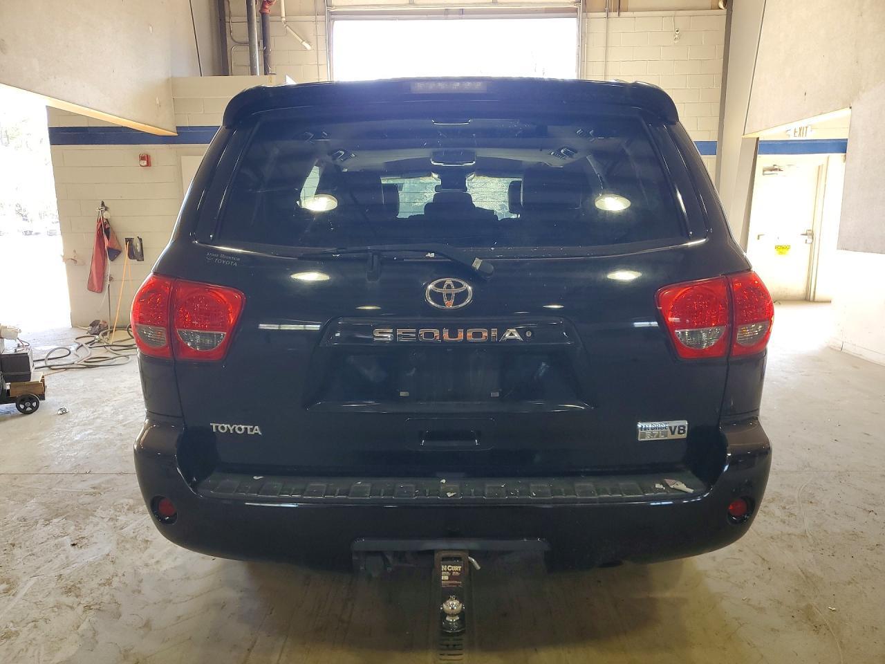 2008 TOYOTA Sequoia