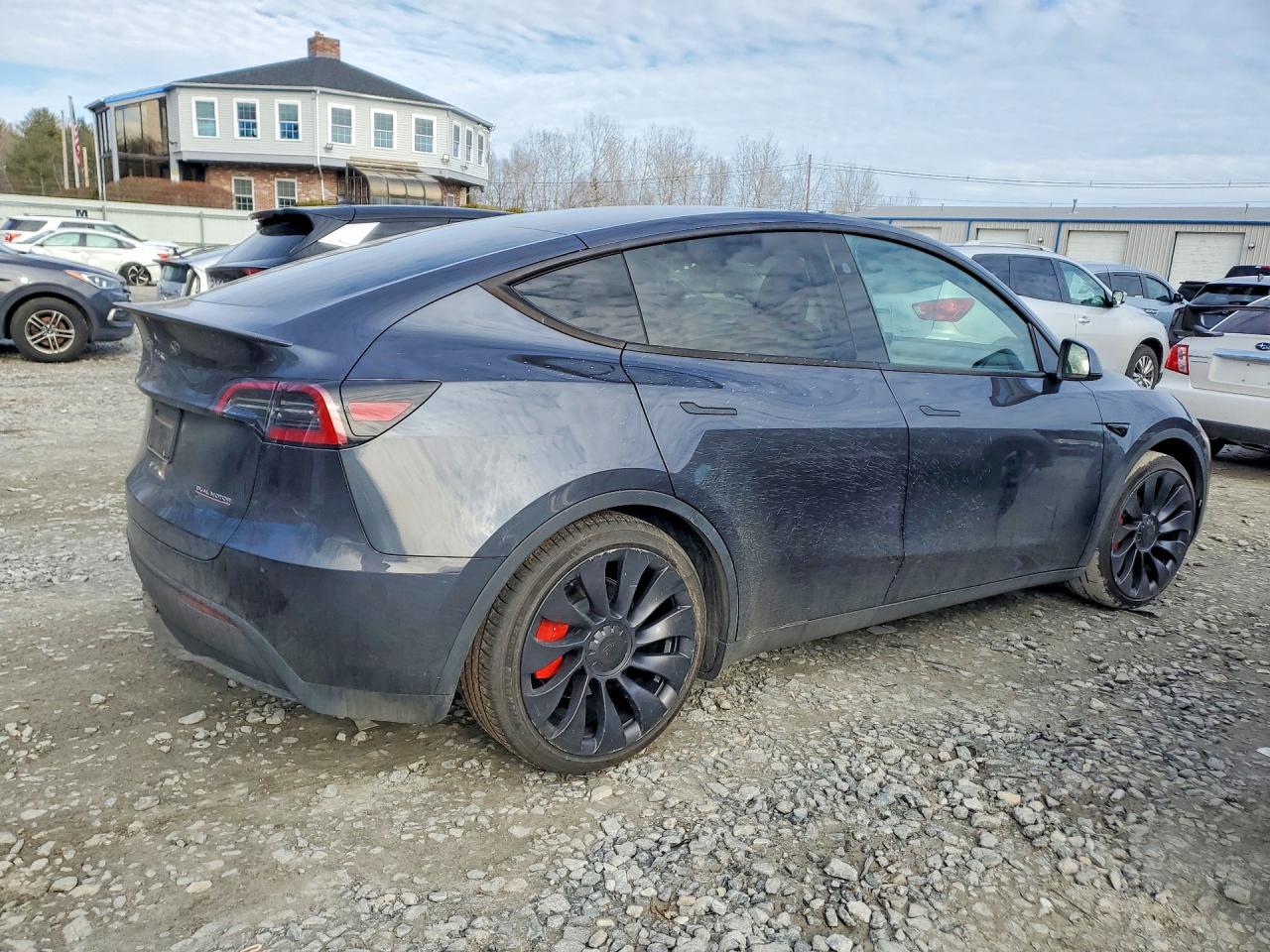 2024 TESLA MODEL Y