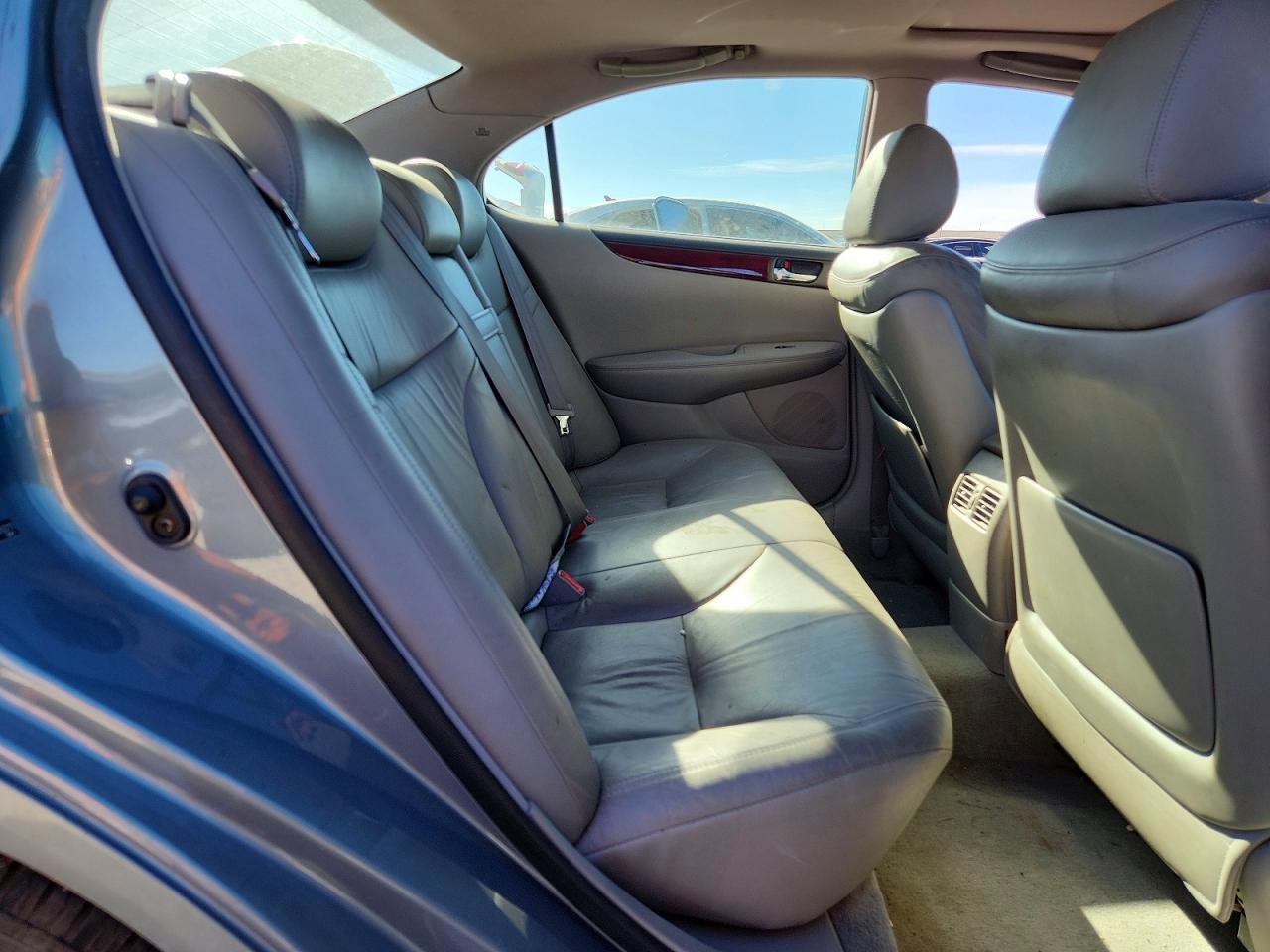 2004 LEXUS ES 330