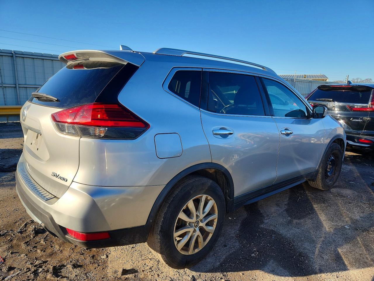 2017 NISSAN ROGUE