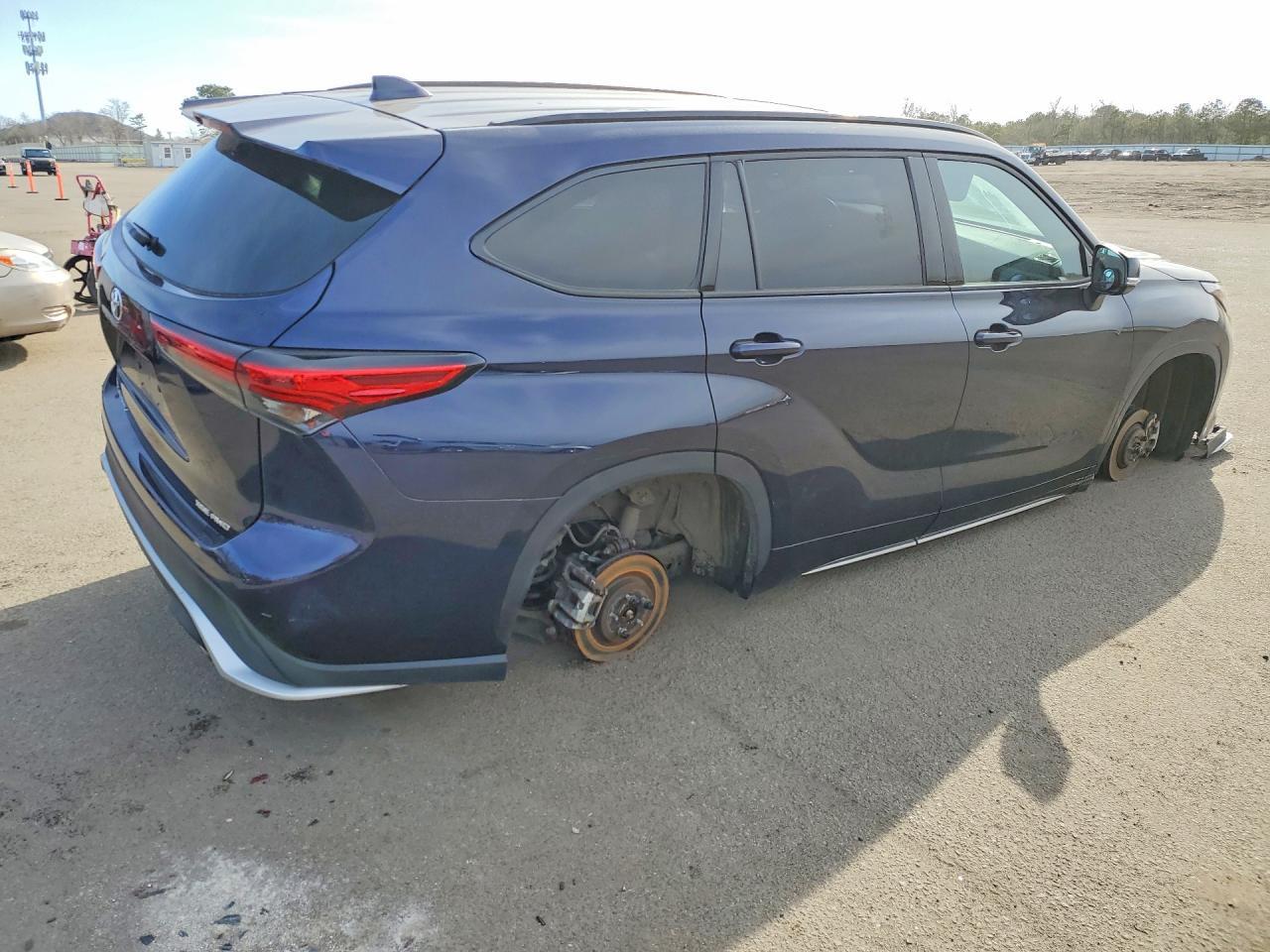 2023 TOYOTA HIGHLANDER