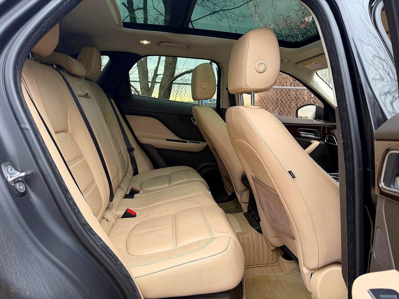 2017 JAGUAR F-Pace