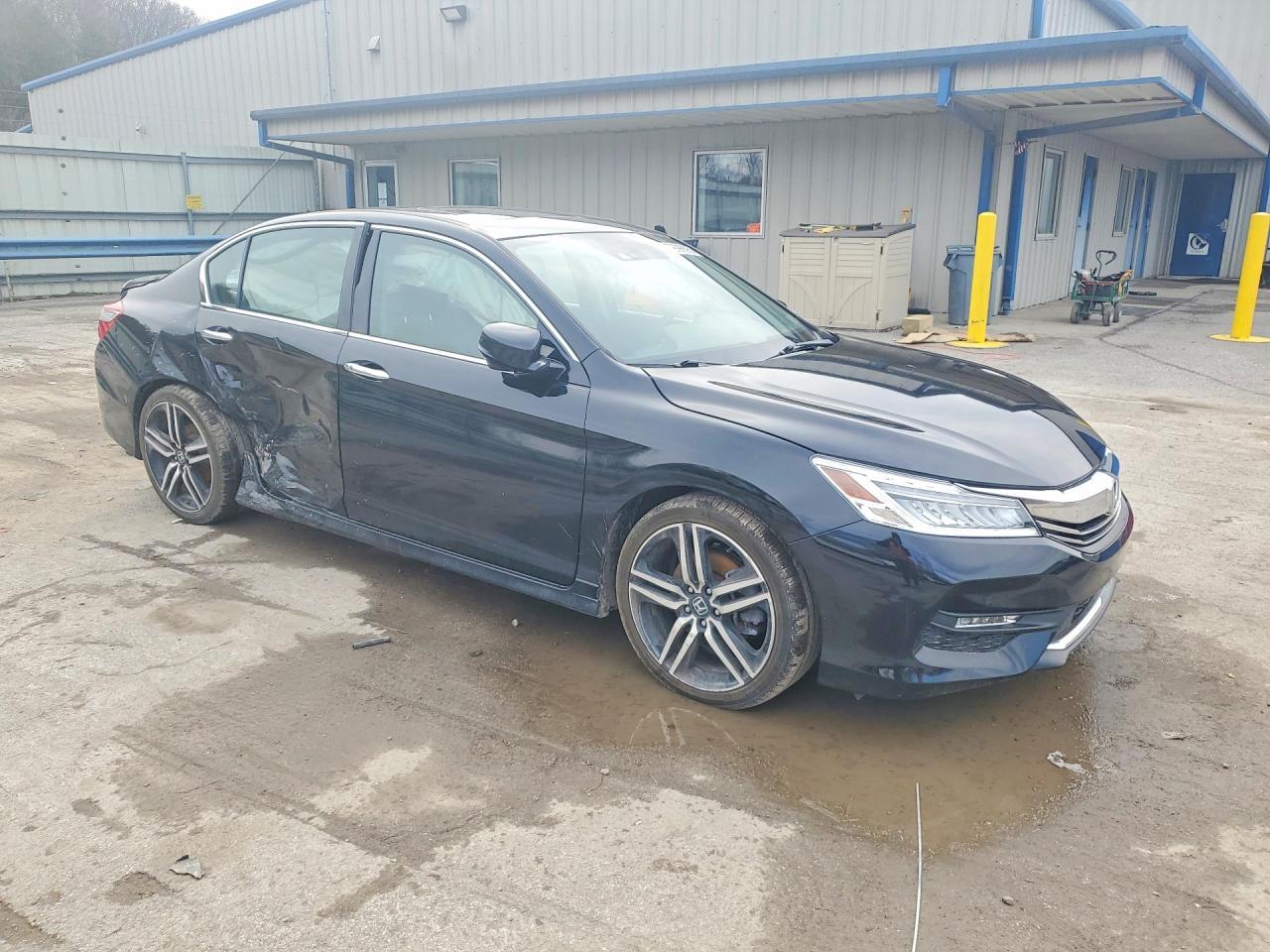 2017 HONDA ACCORD