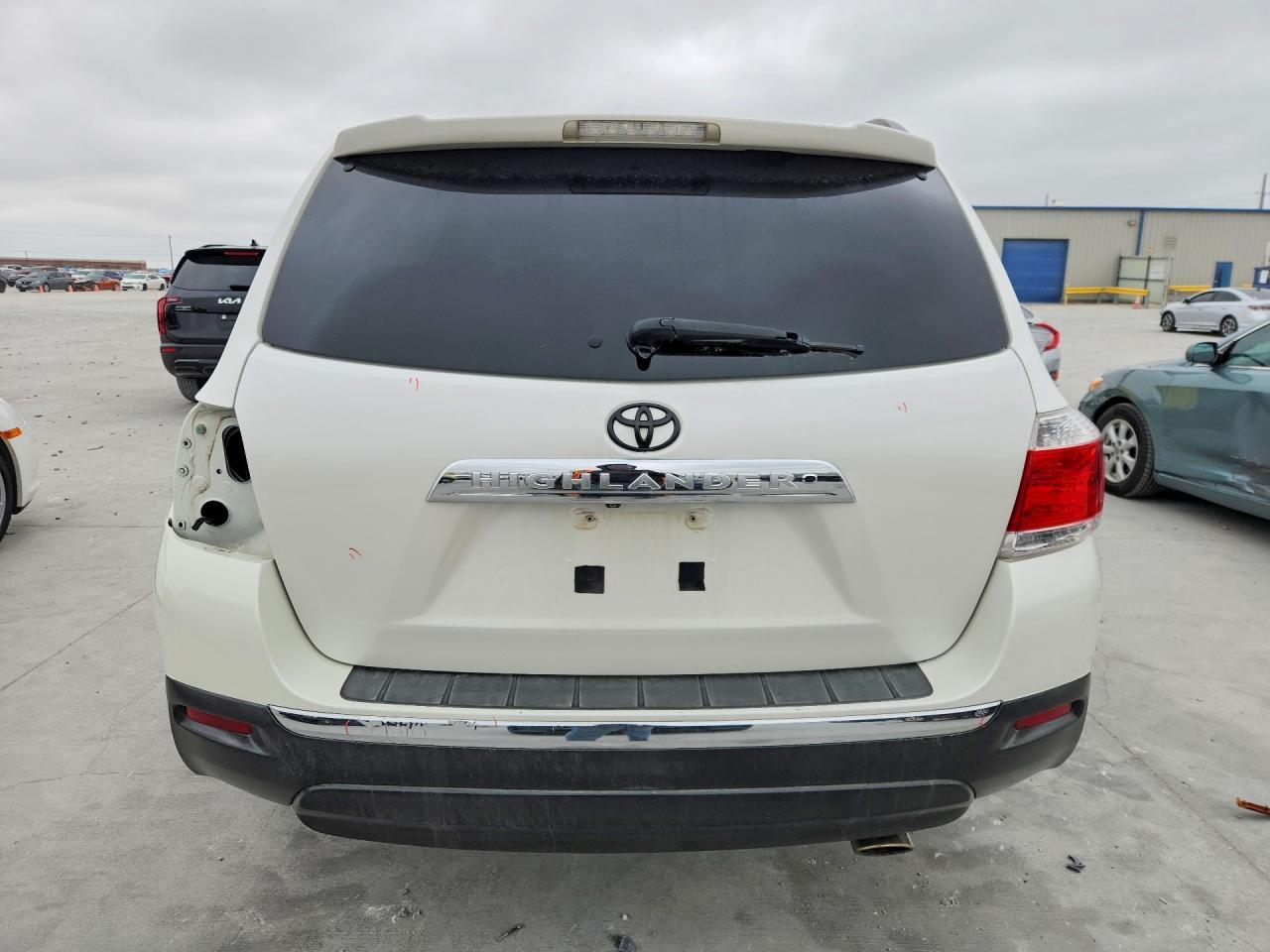 2011 TOYOTA HIGHLANDER