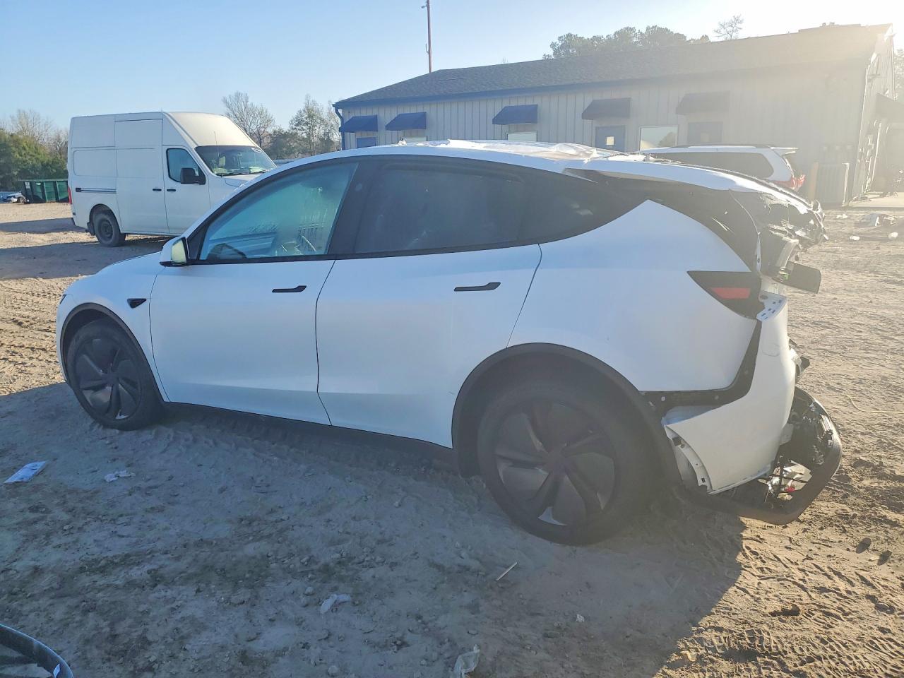 2026 TESLA MODEL Y