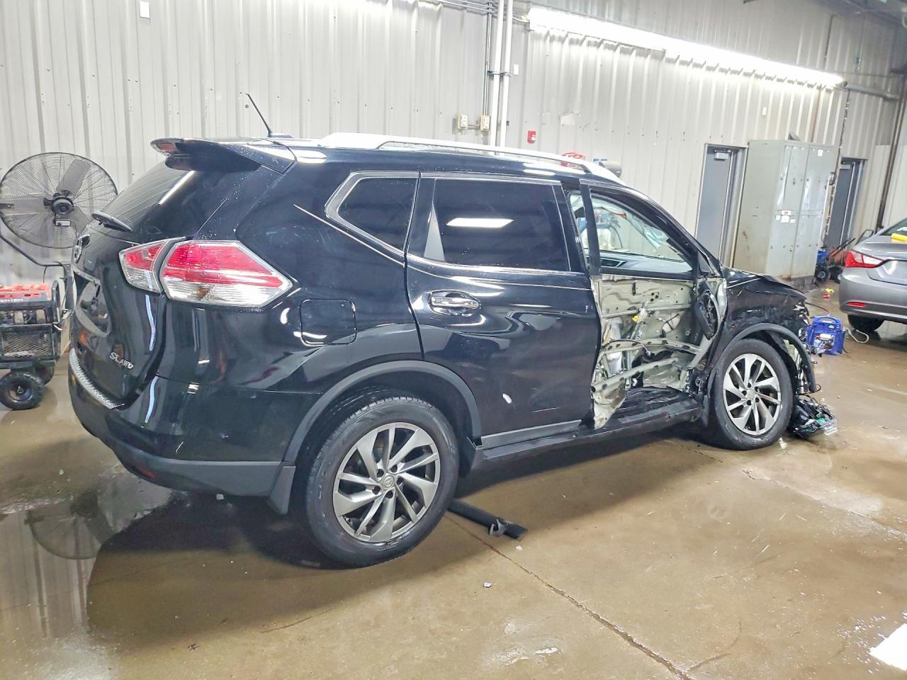 2015 NISSAN ROGUE
