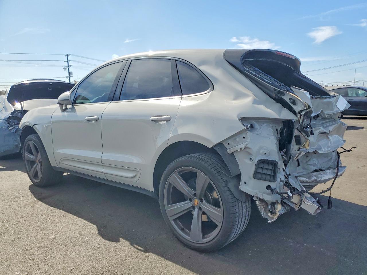2024 PORSCHE Macan