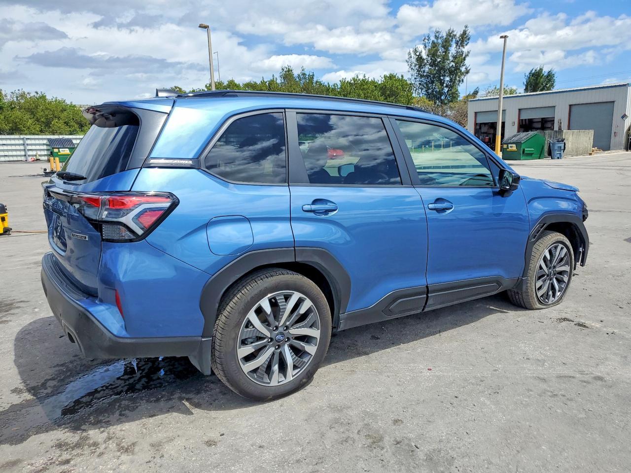 2025 SUBARU FORESTER