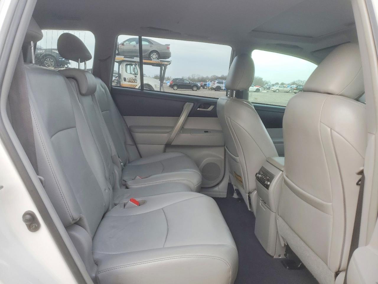2013 TOYOTA HIGHLANDER