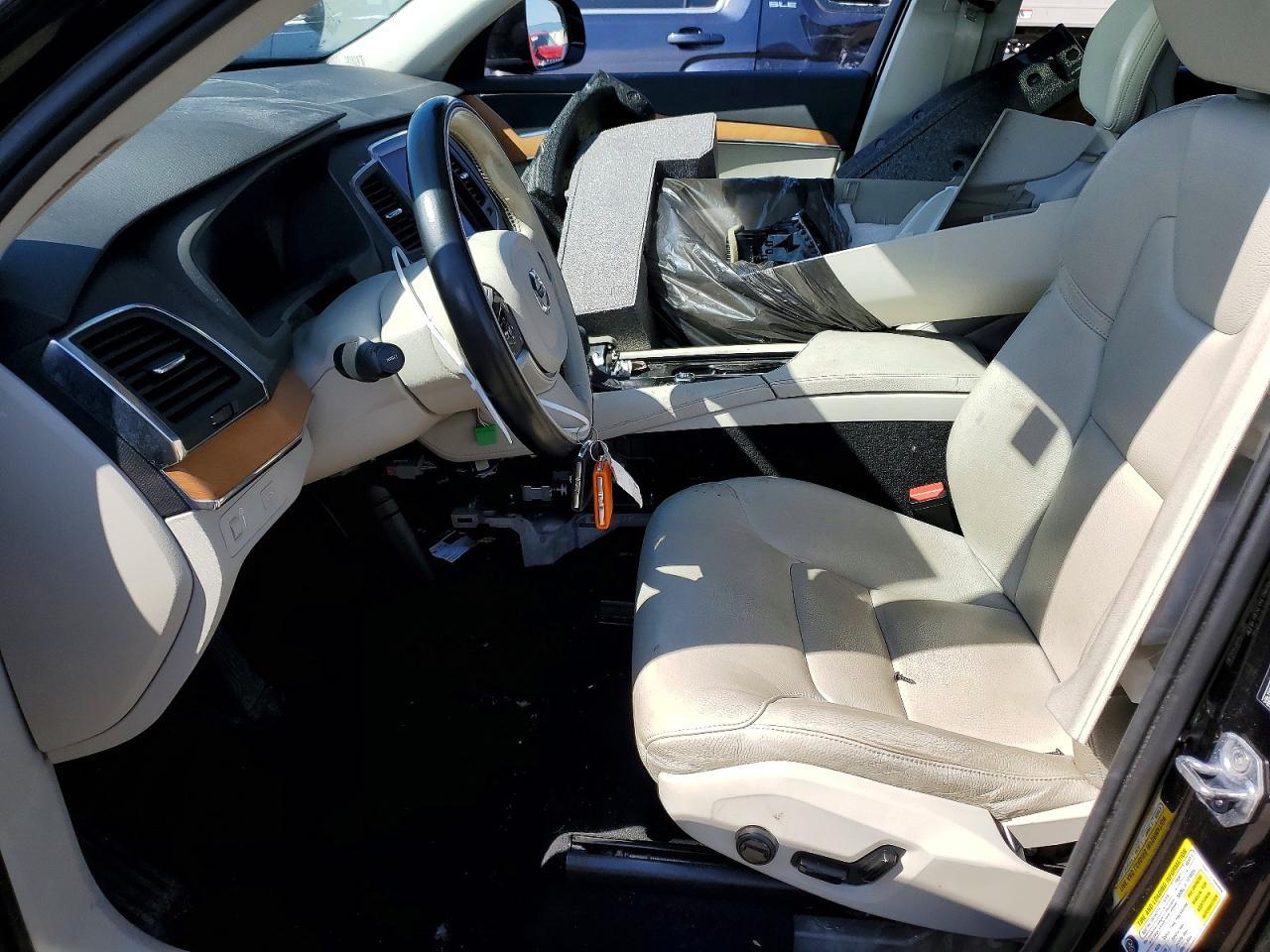 2021 VOLVO XC90