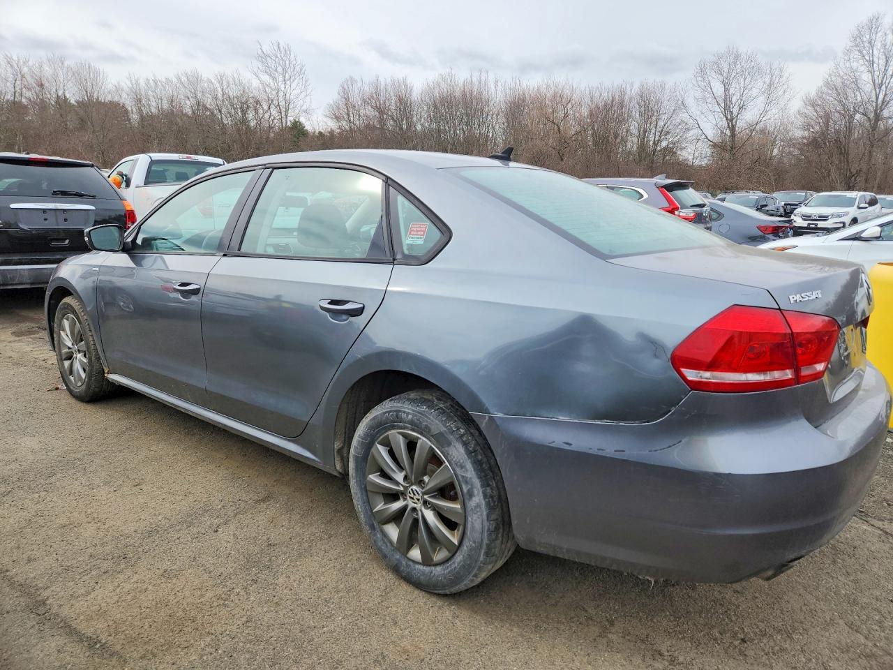 2015 VOLKSWAGEN Passat