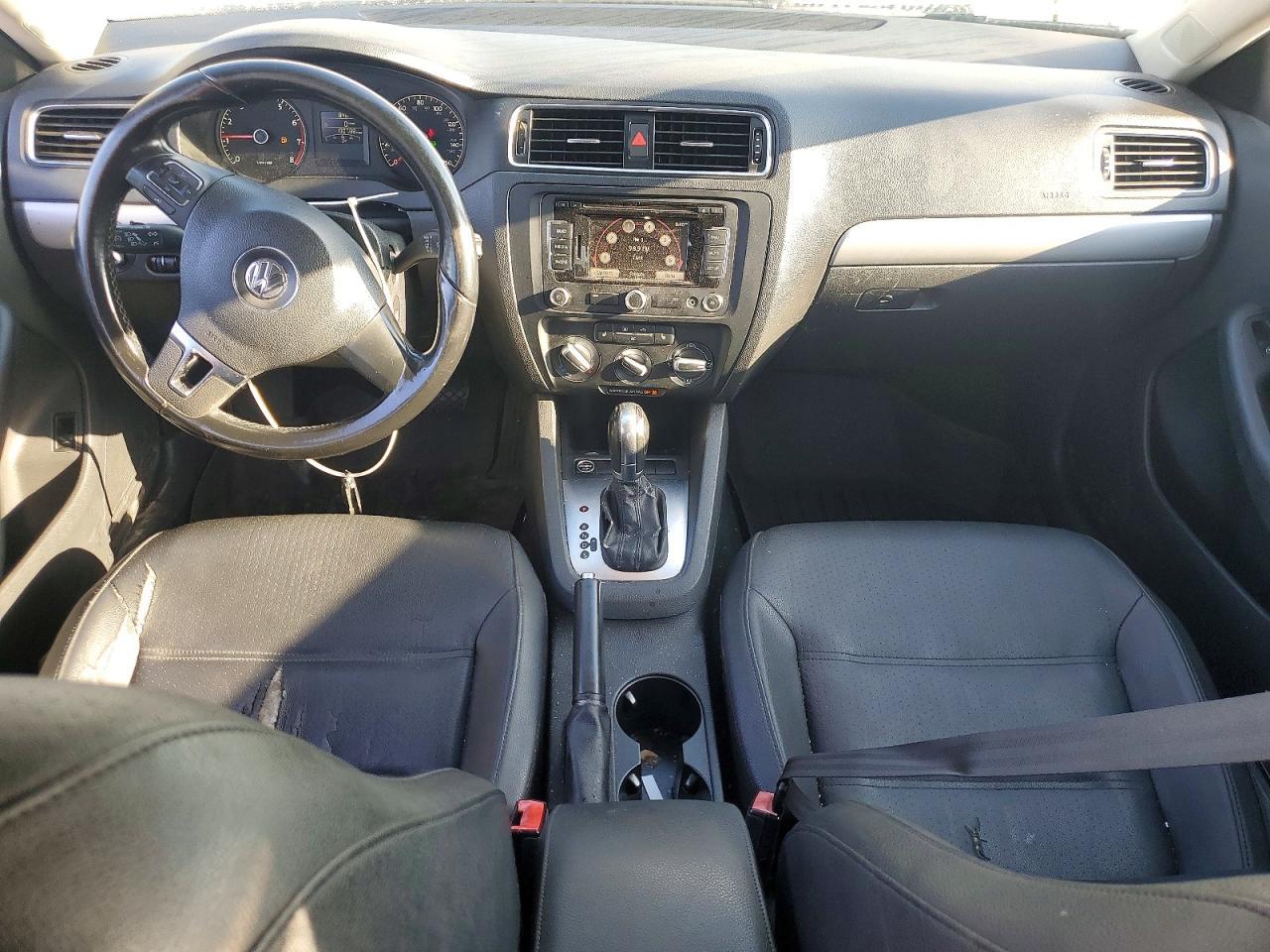 2011 VOLKSWAGEN JETTA