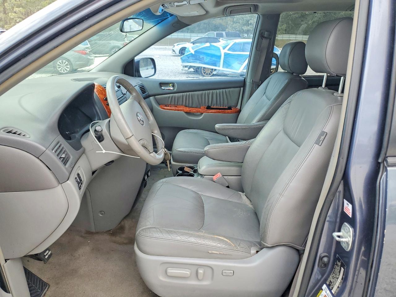2008 TOYOTA SIENNA