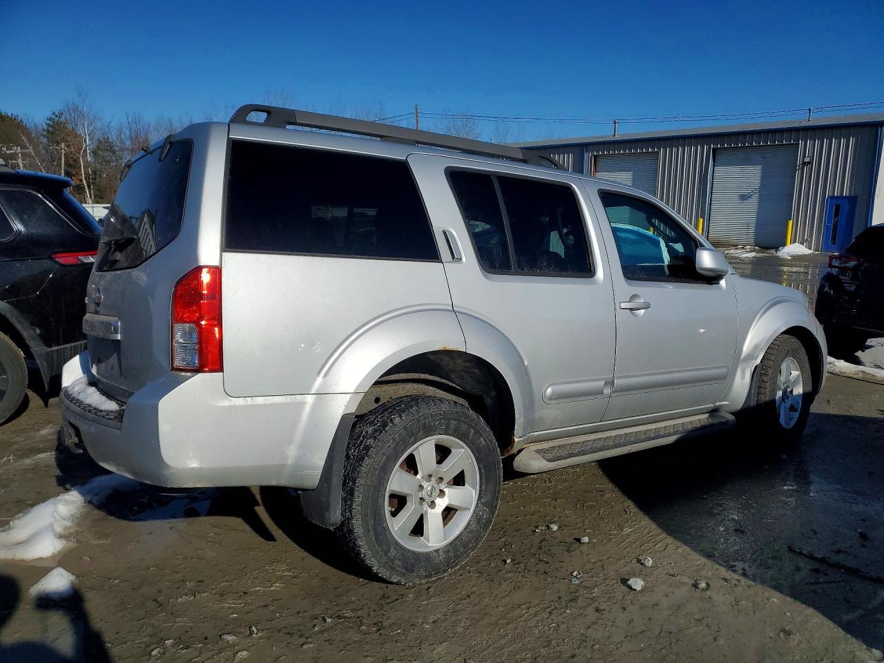 2012 NISSAN PATHFINDER